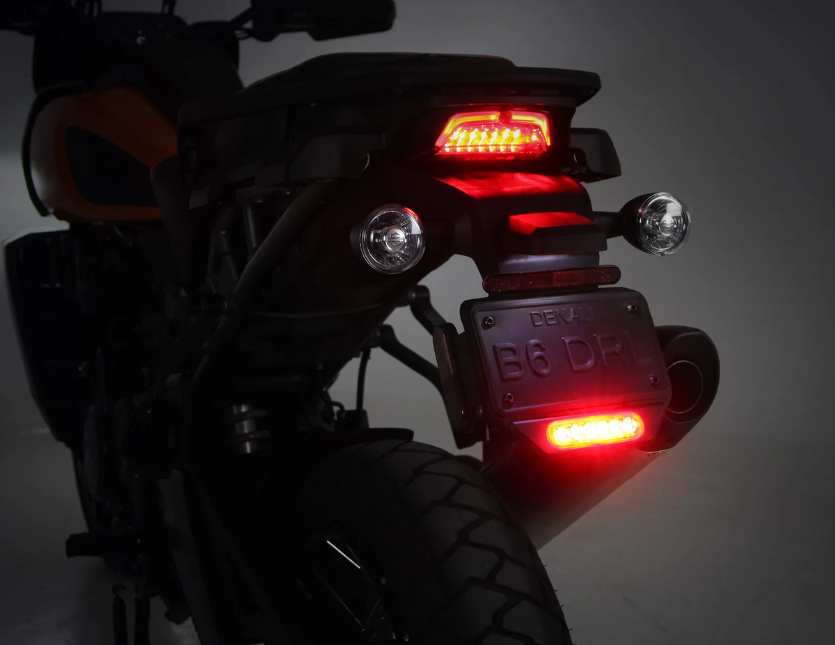 B6 DENALI Luz de freno LED Roja