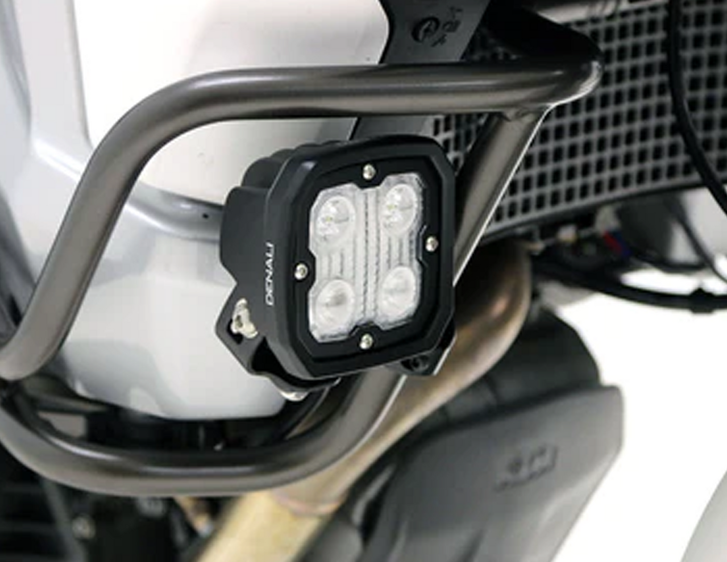 Montaje de luz de conducción: abrazadera de barra articulada de 21 mm a 29 mm, negro