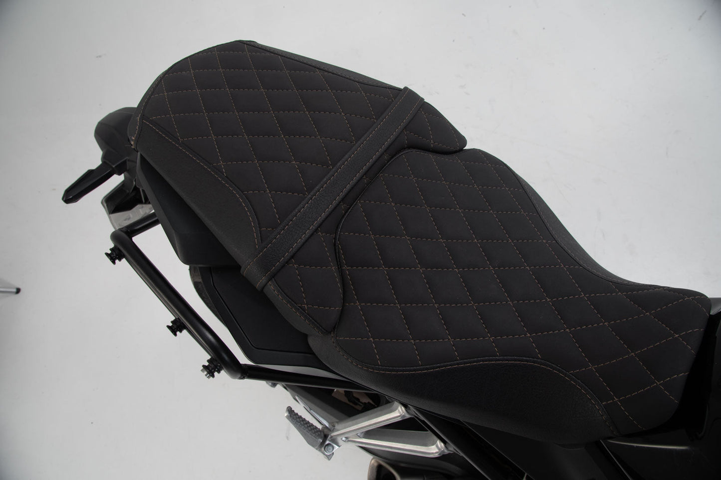 SW-MOTECH Soporte lateral derecho SLC Honda CBR650R (18-20) / CB650R (18-20).