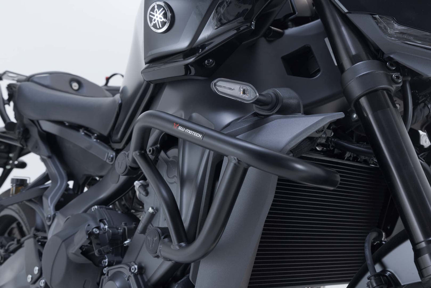 SW-MOTECH Protecciones laterales de motor Negro. Yamaha MT-09 (23-).