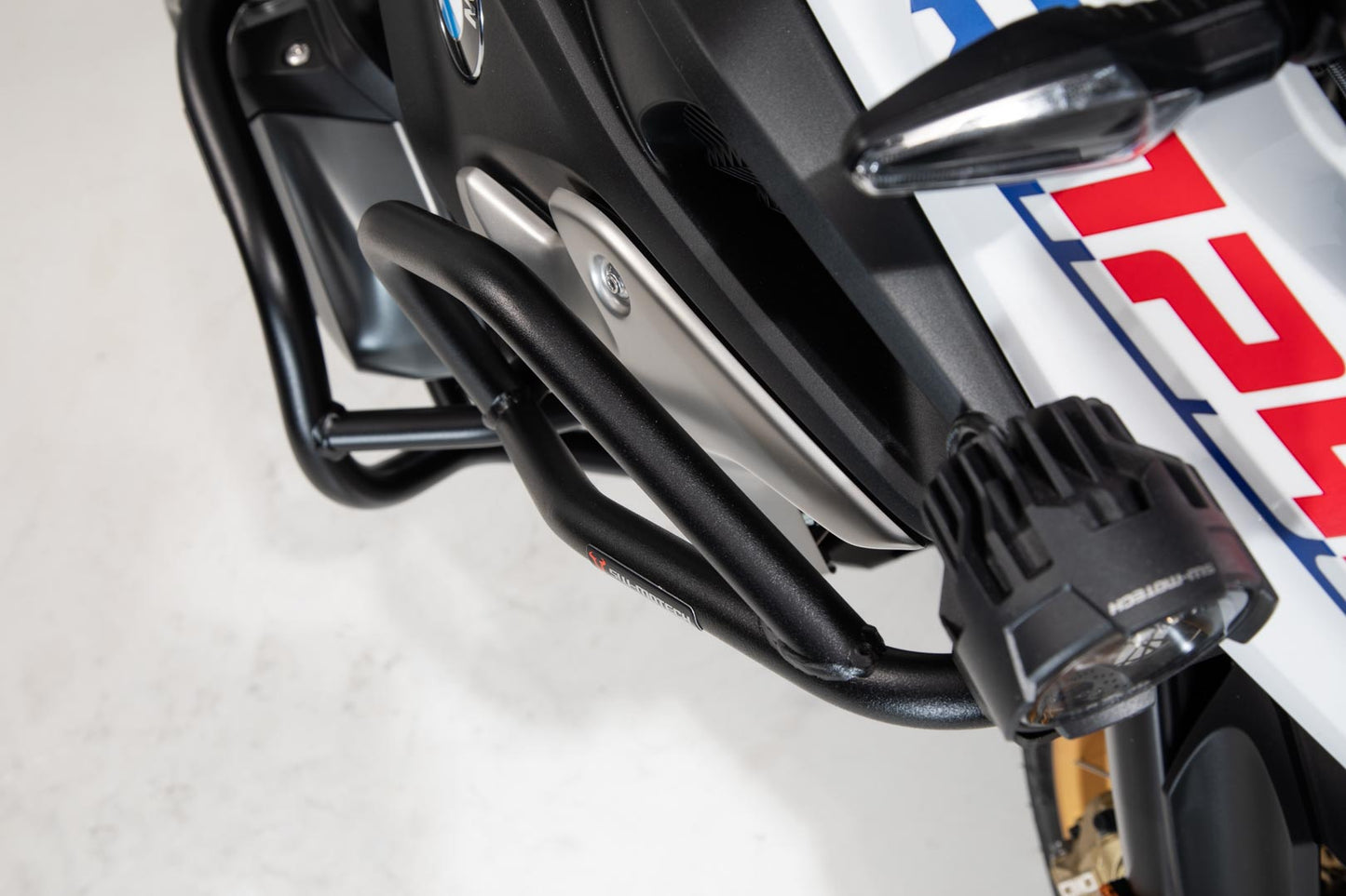 SW-MOTECH Protecciones superiores de motor Negro. BMW R 1200 GS (16-18) R 1250 GS (18-).