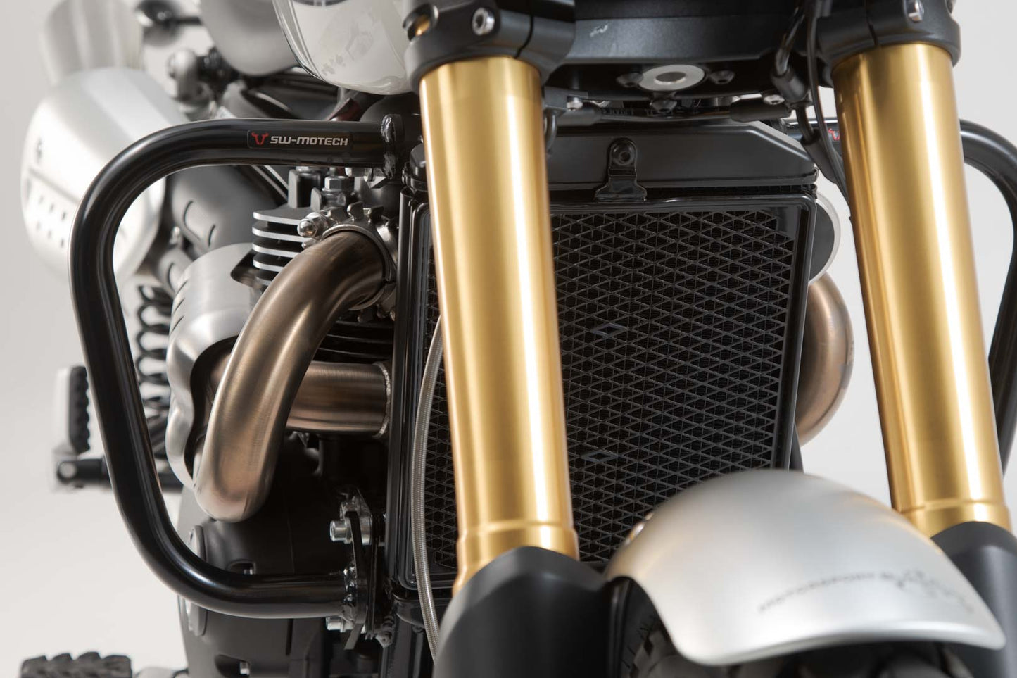 SW-MOTECH Protecciones laterales de motor Negro. Triumph Scrambler 1200 XC / XE (18-20).