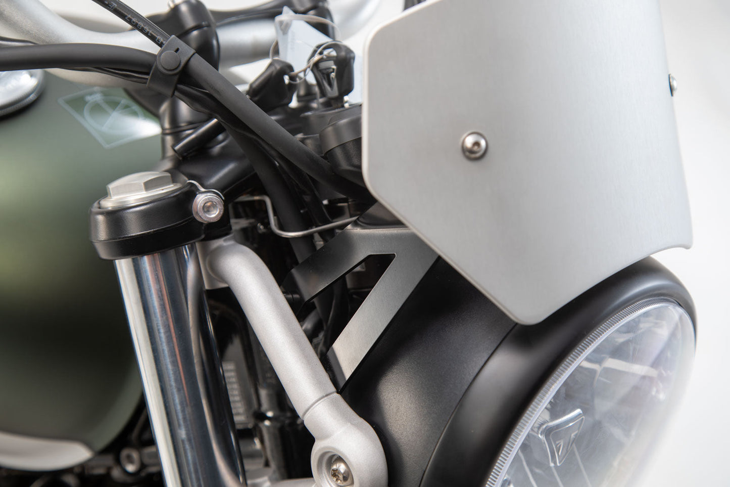 SW-MOTECH Parabrisas Plateado. Triumph Street Scrambler 900 (16-).
