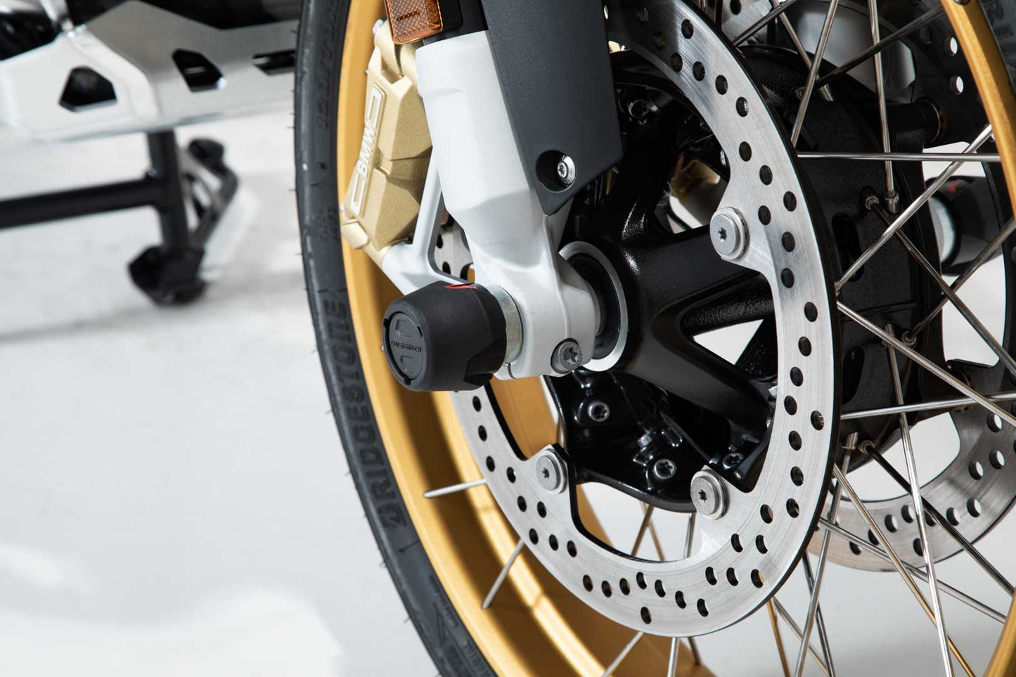 SW-MOTECH Kit de topes anticaidas para el eje delantero Negro. BMW R 1200 GS / RT R 1250 GS / RT.