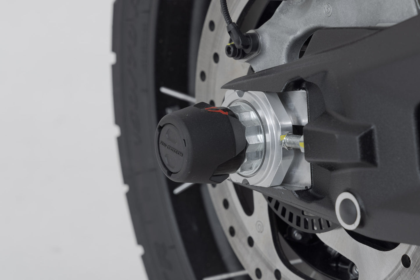 SW-MOTECH Kit de topes anticaidas para el eje trasero Negro. Modelos Ducati (14-).