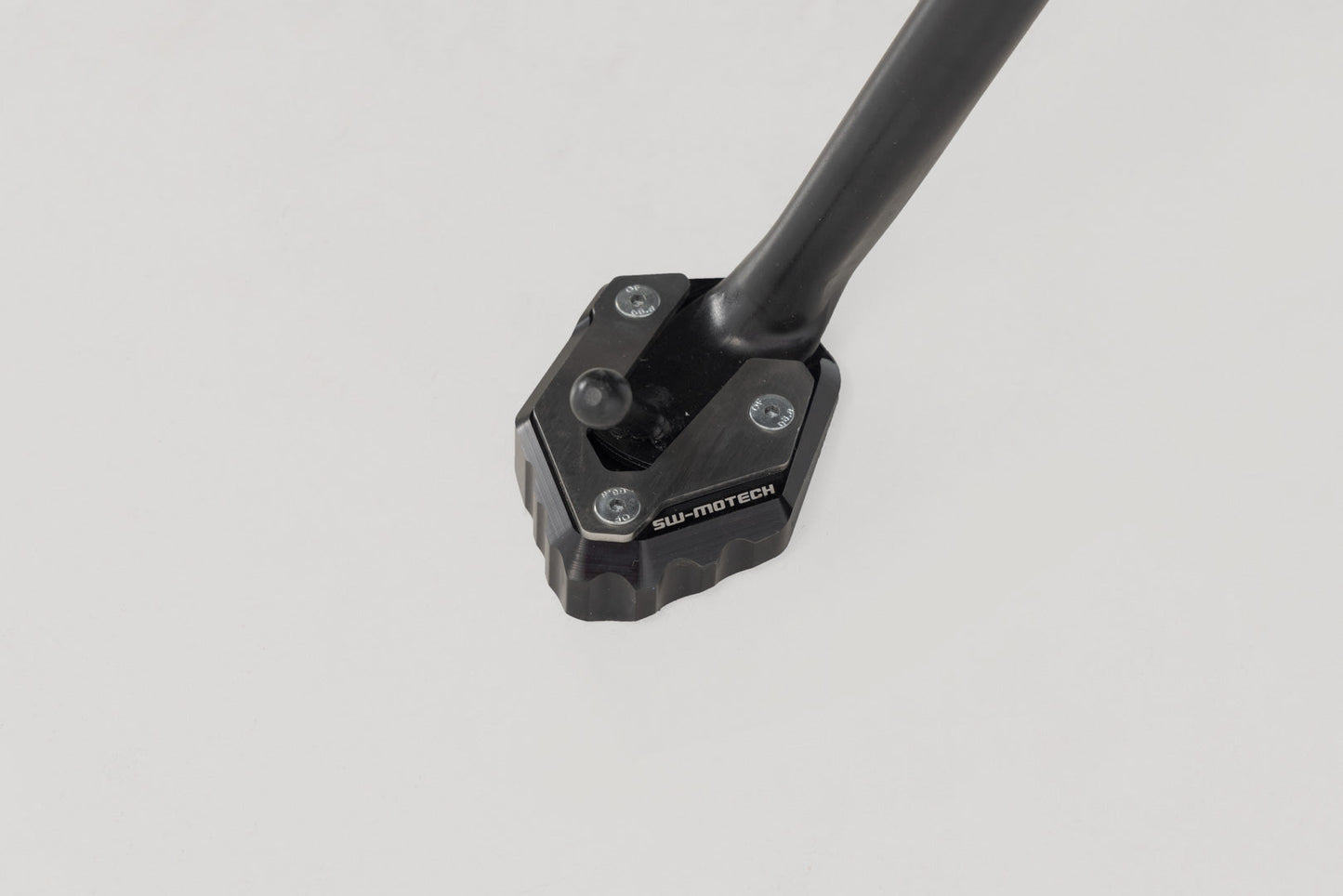 SW-MOTECH Extension para caballete lateral Negro/plateado. MT-07/Trac/MotoCageXSR700YZF-R7.