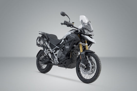 Soporte lateral PRO. Negro. Tiger 1200 Rally Pro/GT/GT Pro (22-).