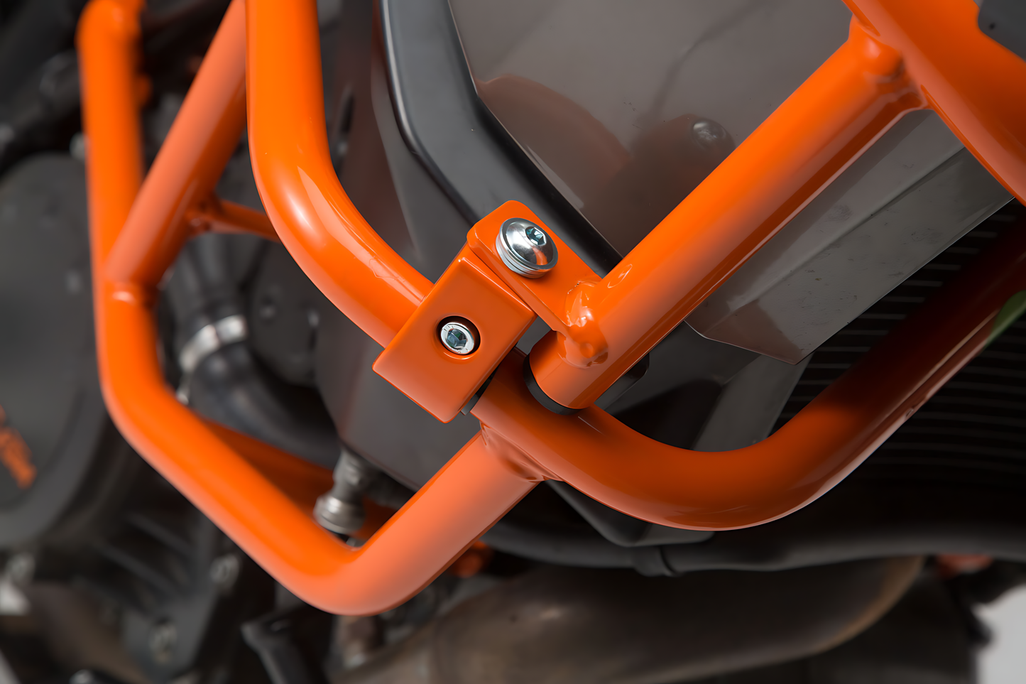 Protecciones sup. de motor para KTM original Naranja. 1290 SAdv R / S (16-), 1090 Adv (16-).