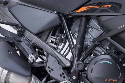 Protector de depósito de frenos. Negro. Modelos BMW / Ducati / KTM / Husqvarna.
