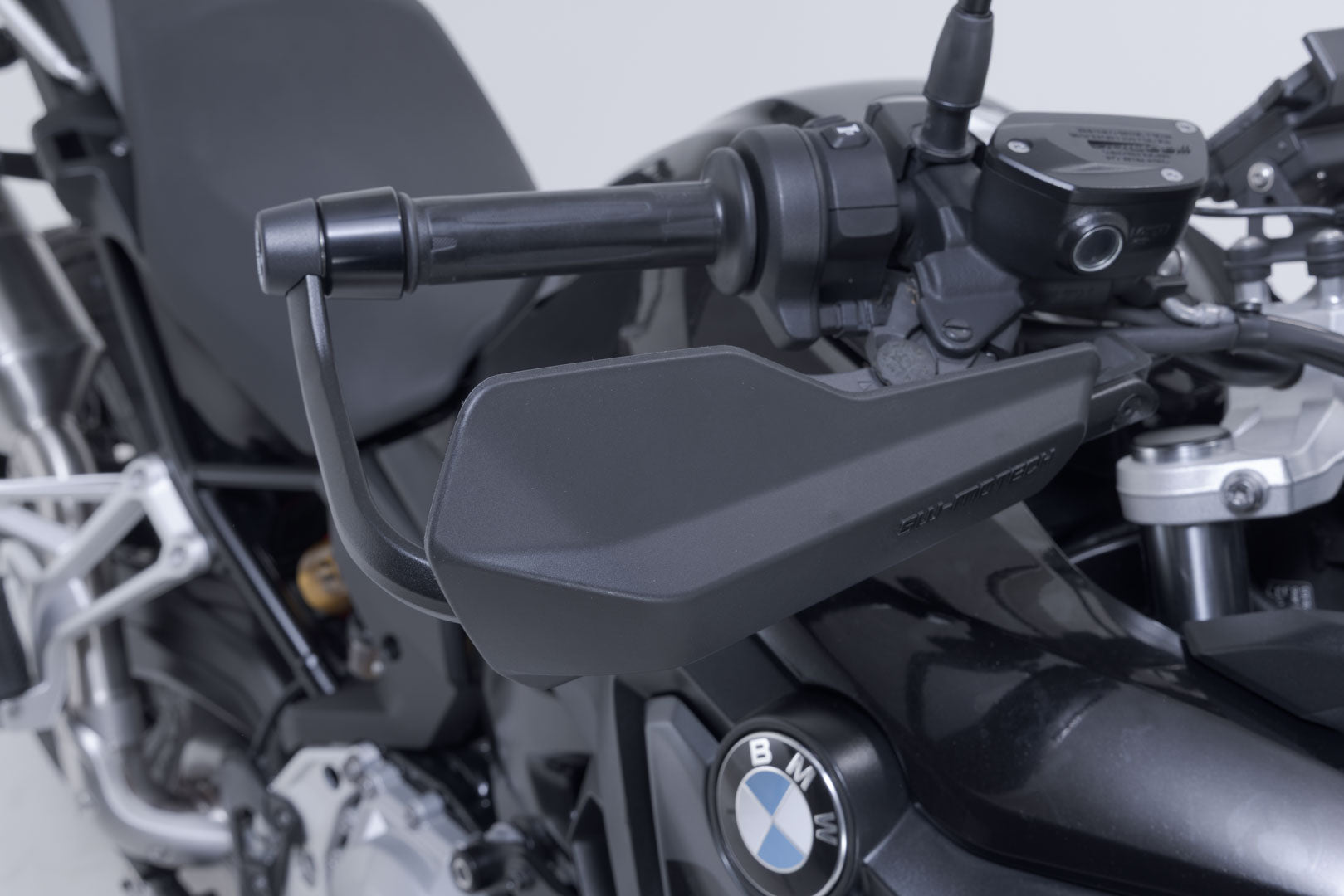 SW-MOTECH Kit de protectores de manos Sport Negro. BMW F750 GS (17-).