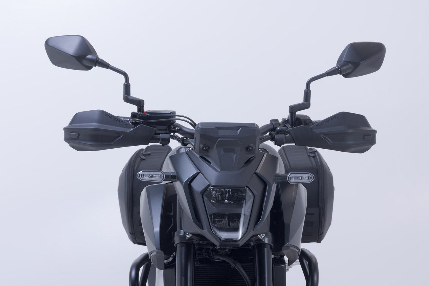 SW-MOTECH Kit de protectores de manos Adventure Negro. Modelos Honda / Suzuki / Triumph.