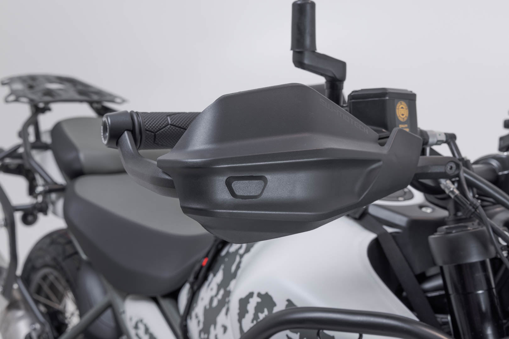 SW-MOTECH Kit de protectores de manos Adventure Negro. Royal Enfield Himalayan 450 / Rally.