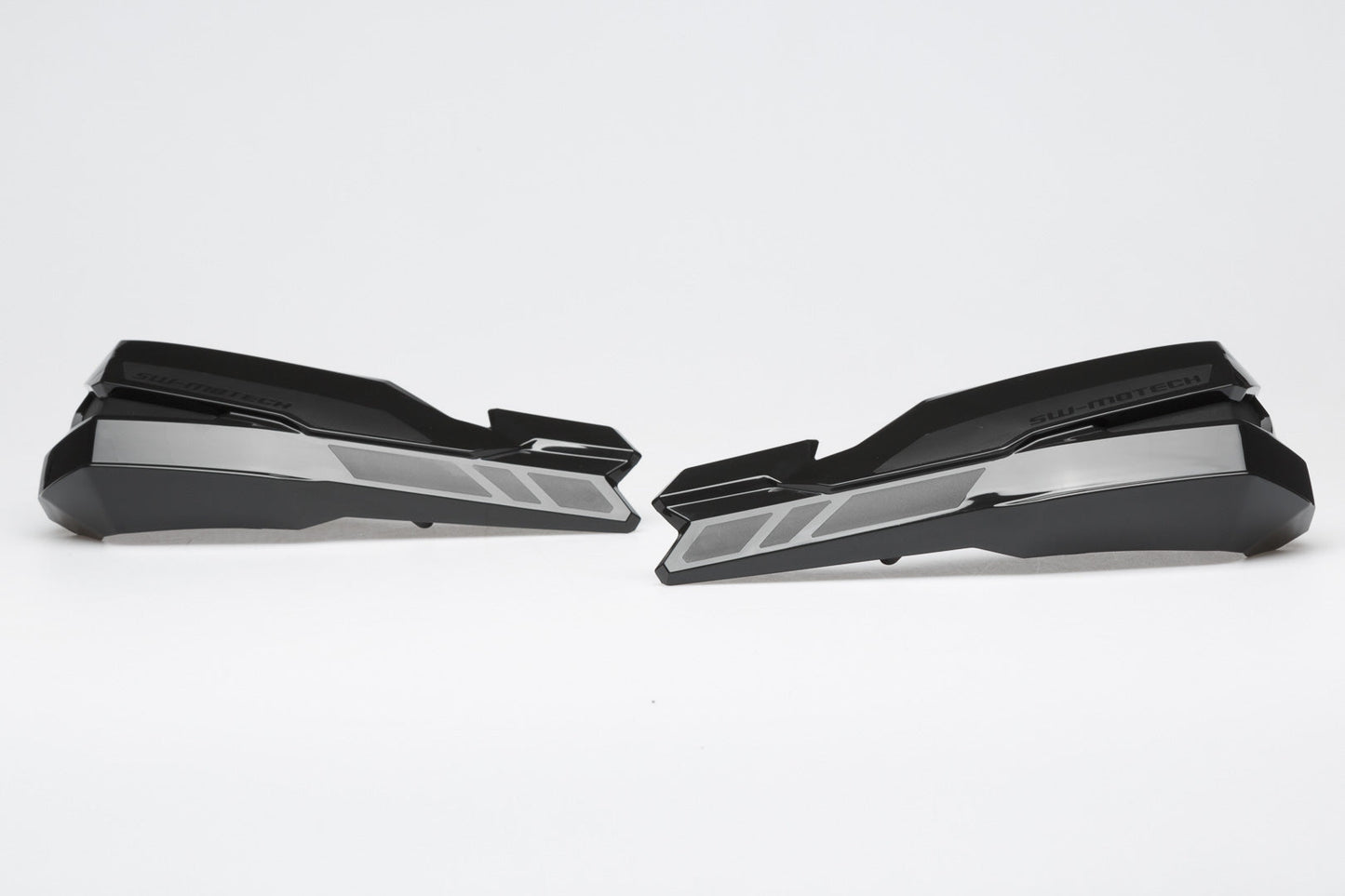 SW-MOTECH Kit de protectores de manos KOBRA Negro. Triumph Tiger 1200 Explorer (18-).