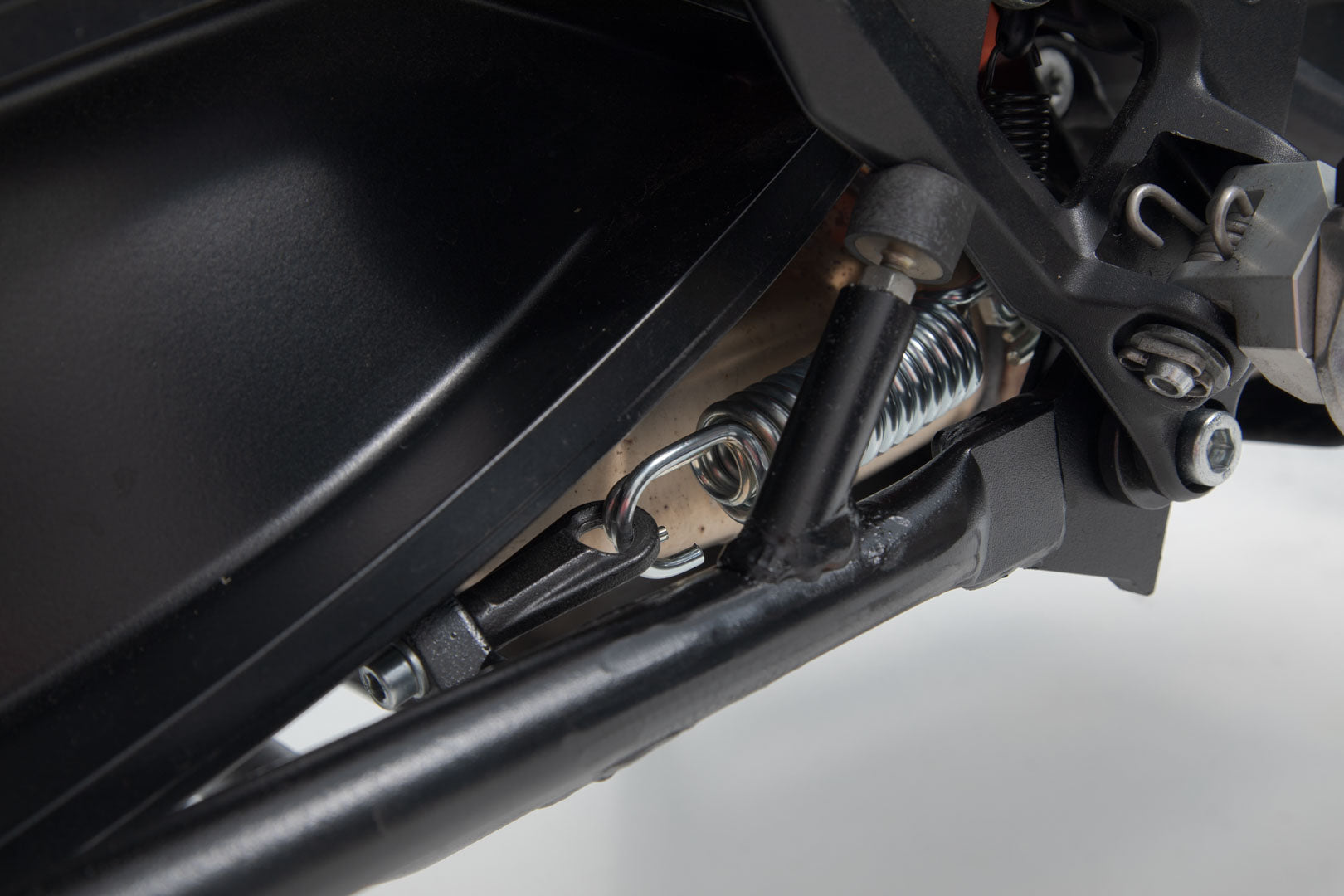 SW-MOTECH Caballete central Negro. KTM 790 Adv R 890 Adv / R.