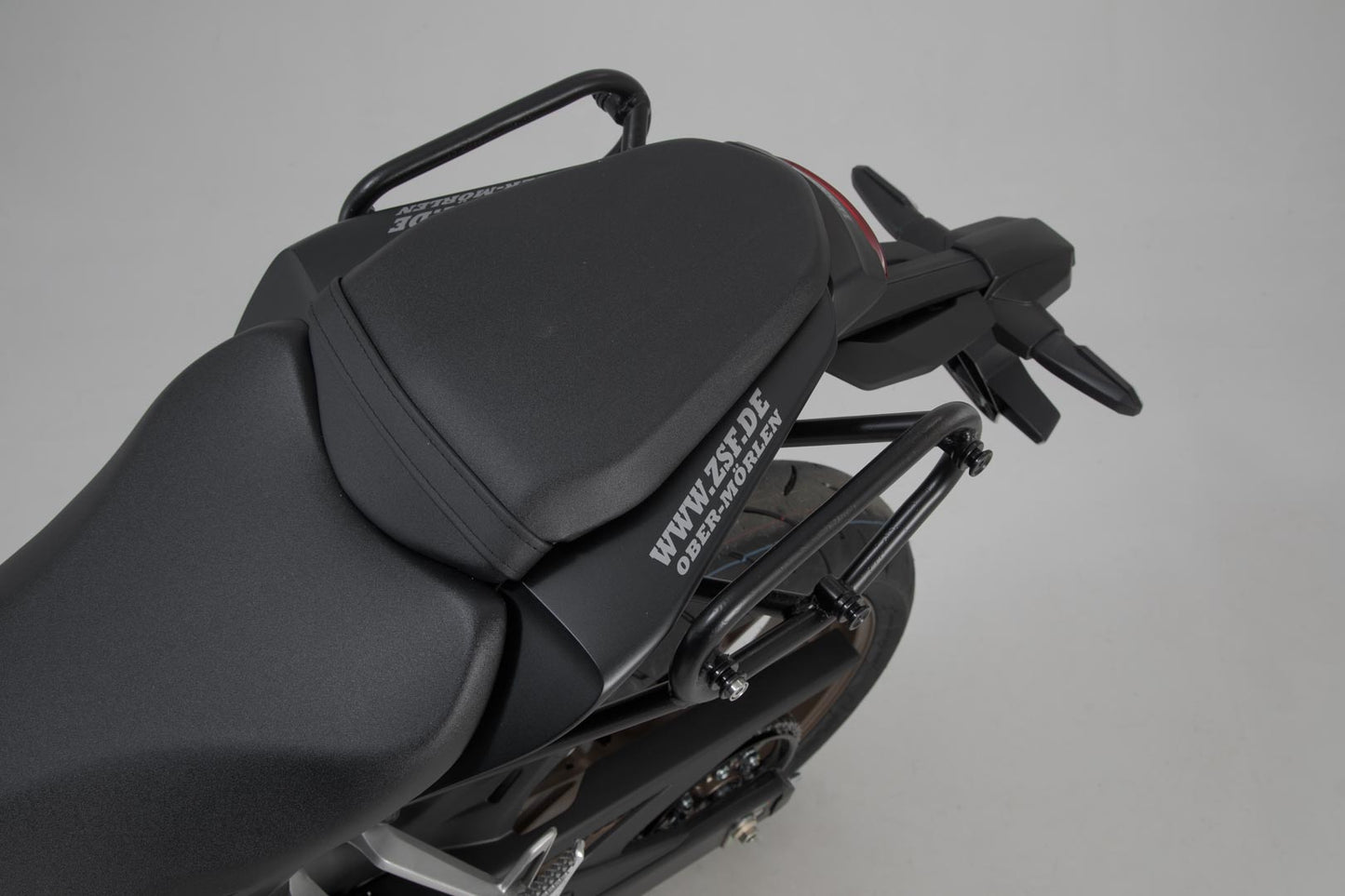 SW-MOTECH Soporte lateral izquierdo SLC Honda CB300R (18-) / CB125R (18-).