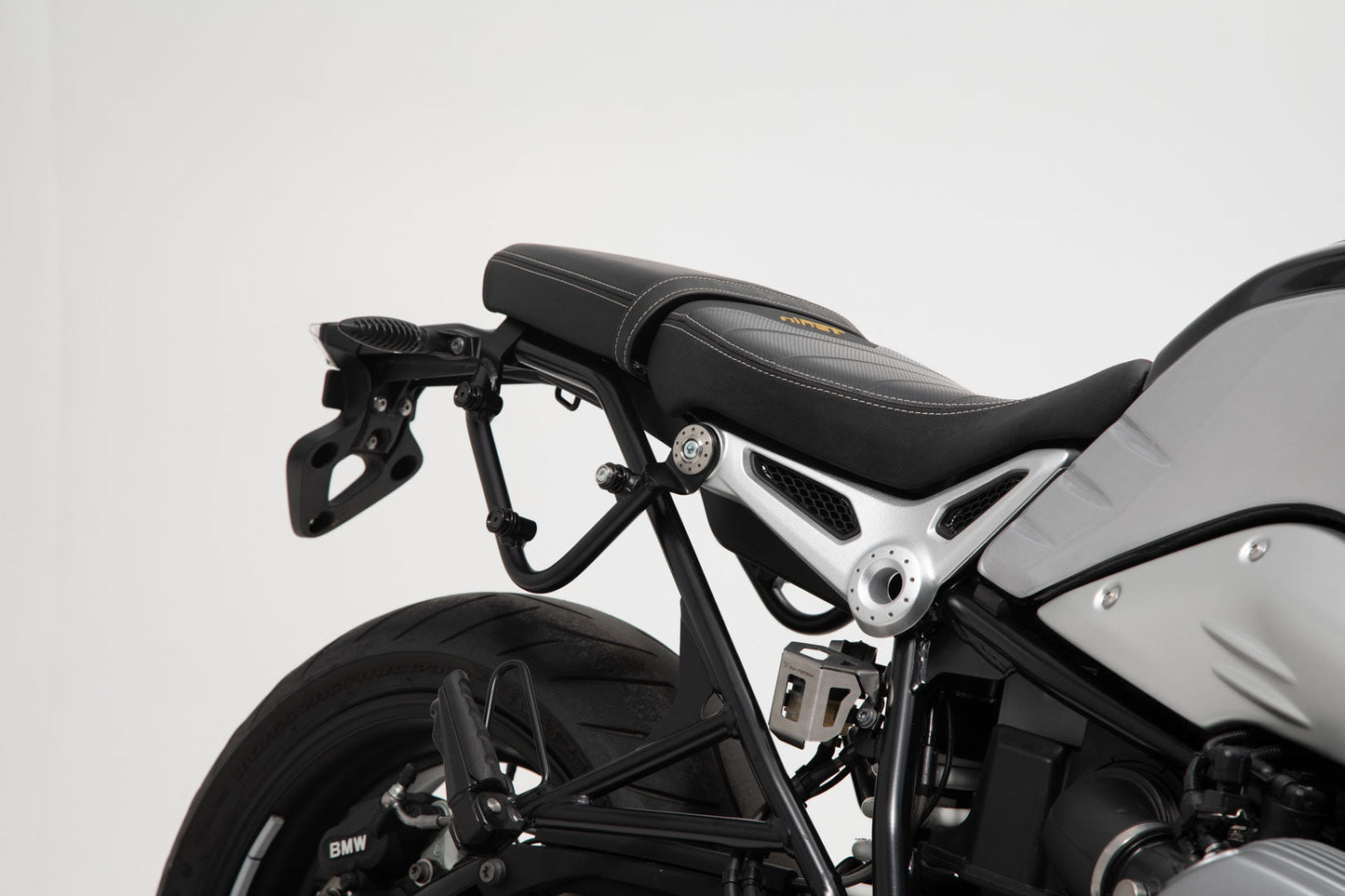 SW-MOTECH Soporte lateral derecho SLC BMW R nineT (14-) Scrambler/Pure/Racer/GS (16-).