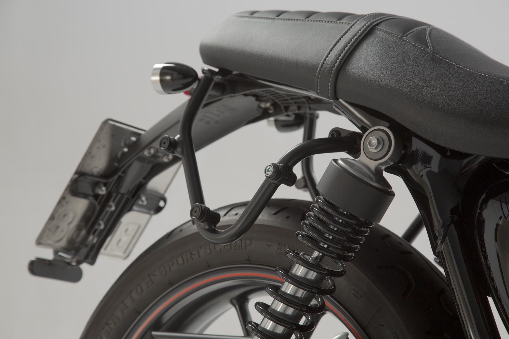 SW-MOTECH Soporte lateral derecho SLC Triumph Street Twin/ Cup Speed Twin 900.