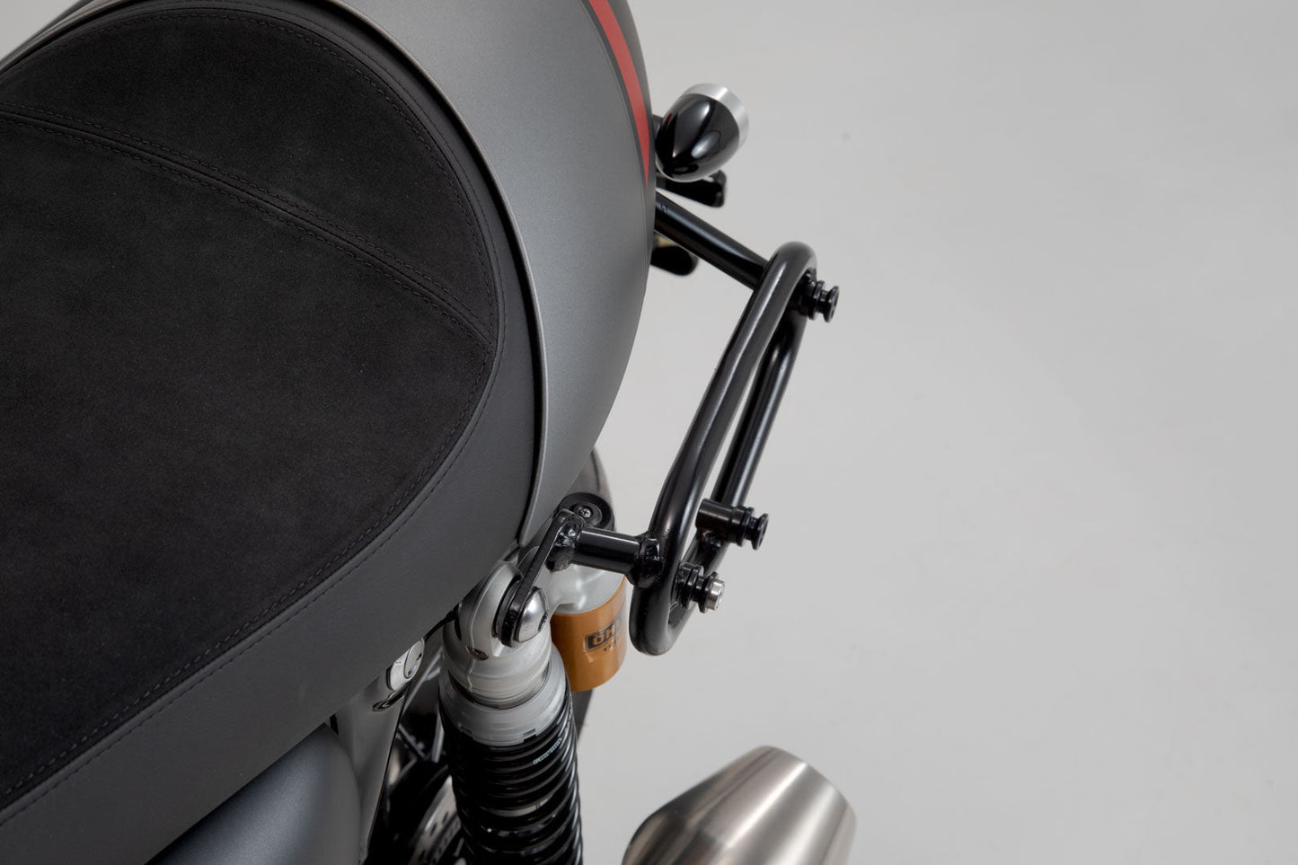 SW-MOTECH Soporte lateral izquierdo SLC Triumph Thruxton RS (19-).