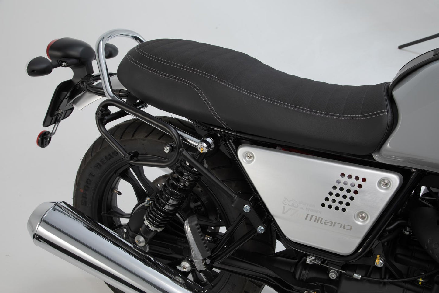 SW-MOTECH Soporte lateral derecho SLC Moto Guzzi V7 lll (16-).