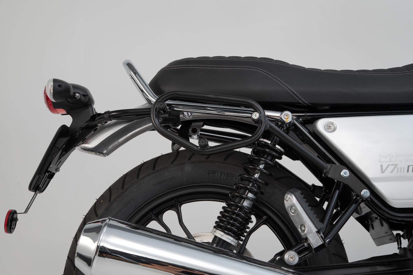 SW-MOTECH Soporte lateral derecho SLC Moto Guzzi V7 lll (16-).