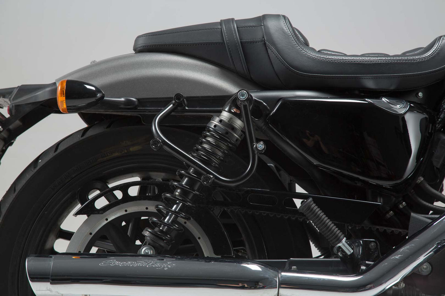 SW-MOTECH Soporte lateral derecho SLC Harley Sportster modelos (04-).