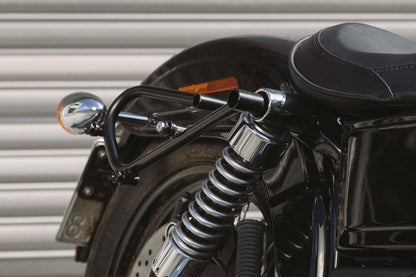 SW-MOTECH Soporte lateral derecho SLC Harley Dyna modelos (09-17).