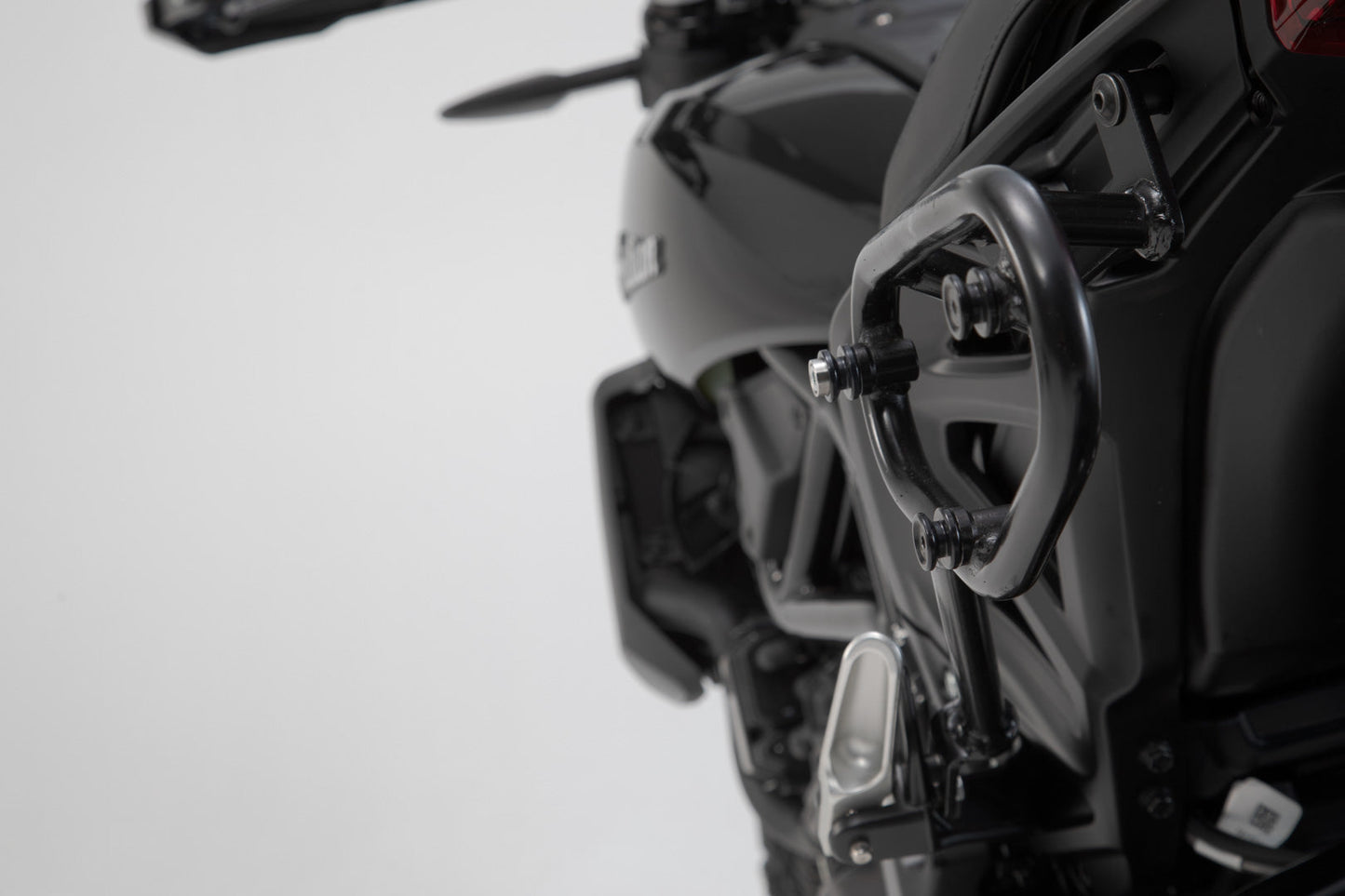 SW-MOTECH Soporte lateral izquierdo SLC Indian FTR 1200 (18-).