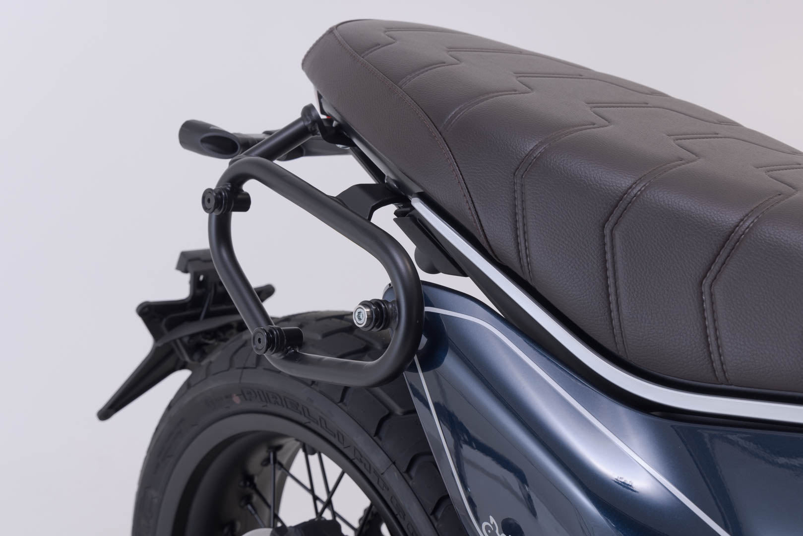 SW-MOTECH Soporte lateral derecho SLC Modelos Ducati Scrambler (23-).