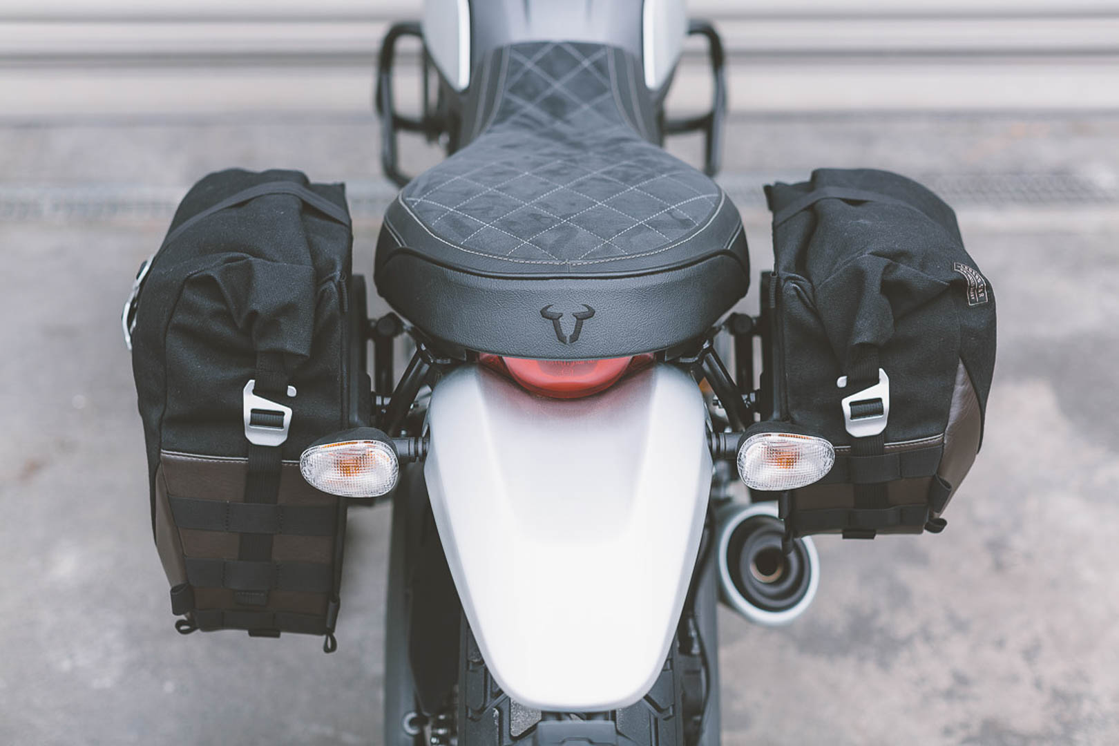 SW-MOTECH Soporte lateral derecho SLC Modelos Ducati Scrambler (14-).