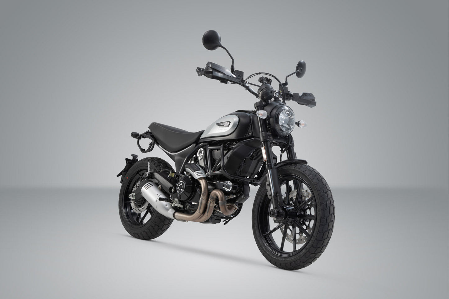 SW-MOTECH Soporte lateral izquierdo SLC Modelos Ducati Scrambler (18-).