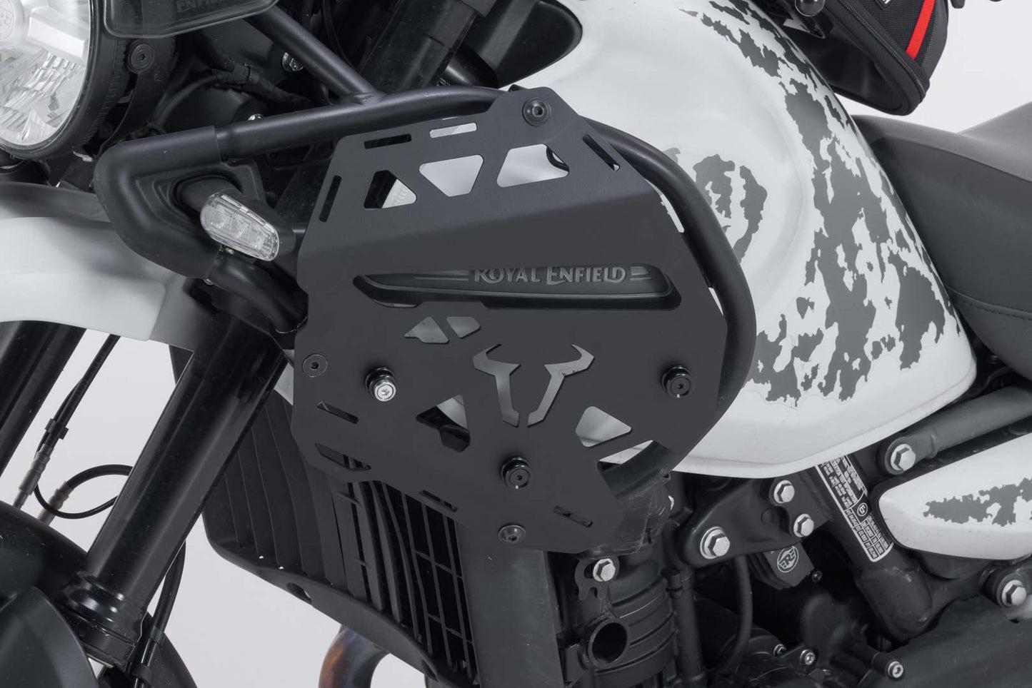 SW-MOTECH Soporte lateral izquierdo SLC para barras prot. or Royal Enfield Himalayan 450 (23-).
