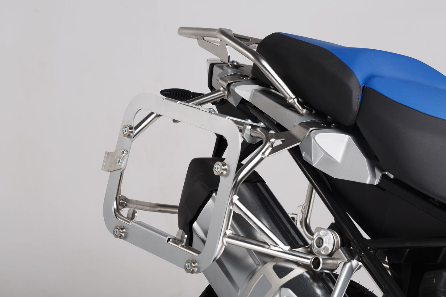 SW-MOTECH Kit de adaptador para soporte lateral orig. BMW Para TRAX ADV/EVO/ION. Montaje de 2 maletas.