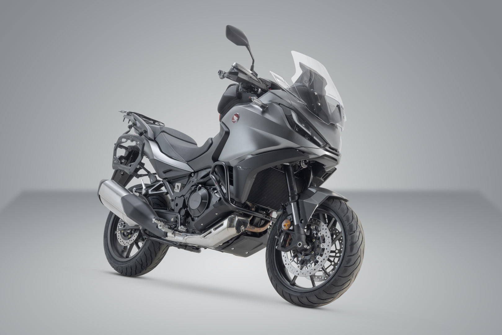 SW-MOTECH Soporte lateral PRO Negro. Honda NT1100 (21-).