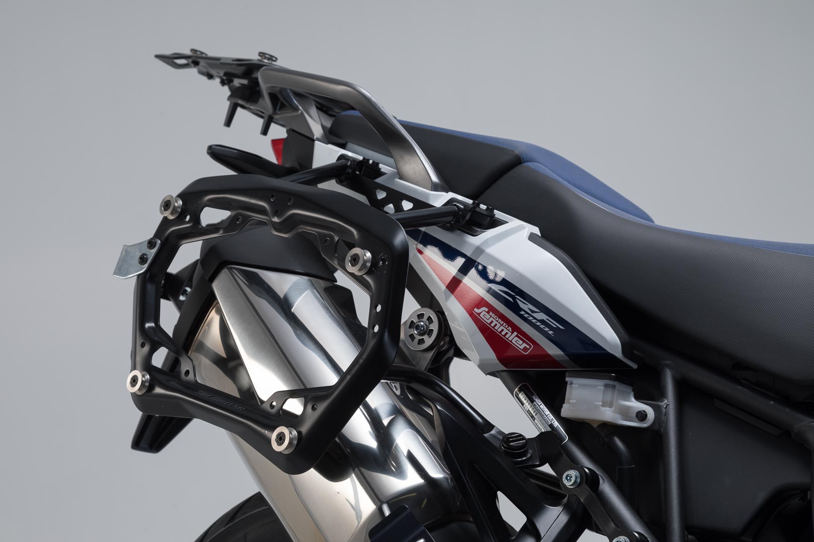 SW-MOTECH Soporte lateral PRO Negro. Honda CRF1000L Africa Twin (15-17).