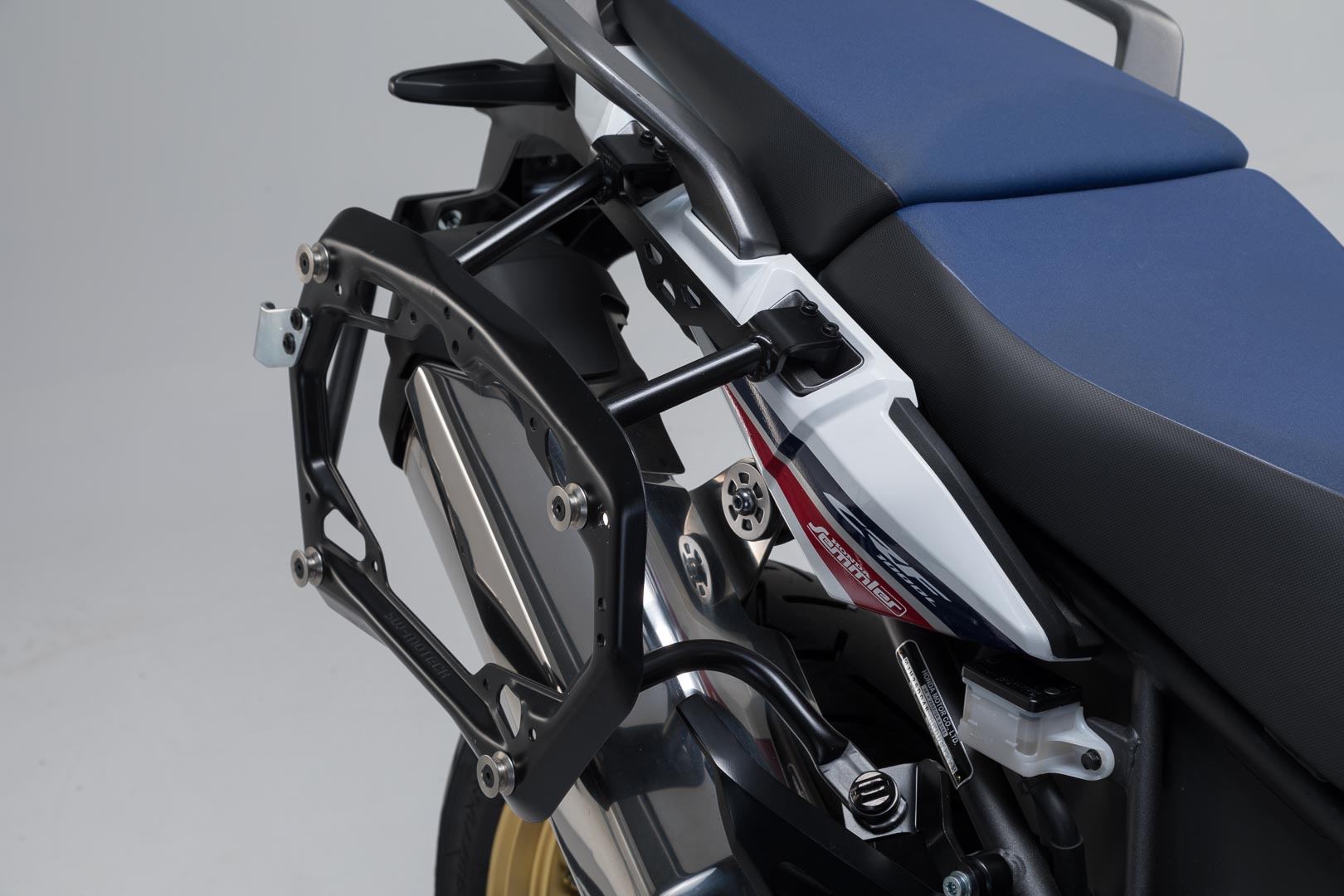 SW-MOTECH Soporte lateral PRO Negro. Honda CRF1000L Africa Twin (15-17).