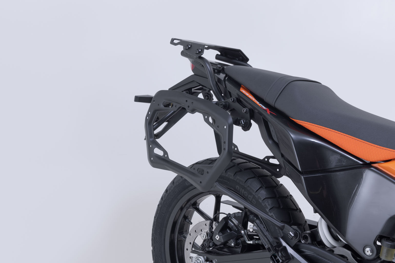 SW-MOTECH Soporte lateral PRO Negro. KTM 125 SMC R 250 Adv 390 Adv (25-).