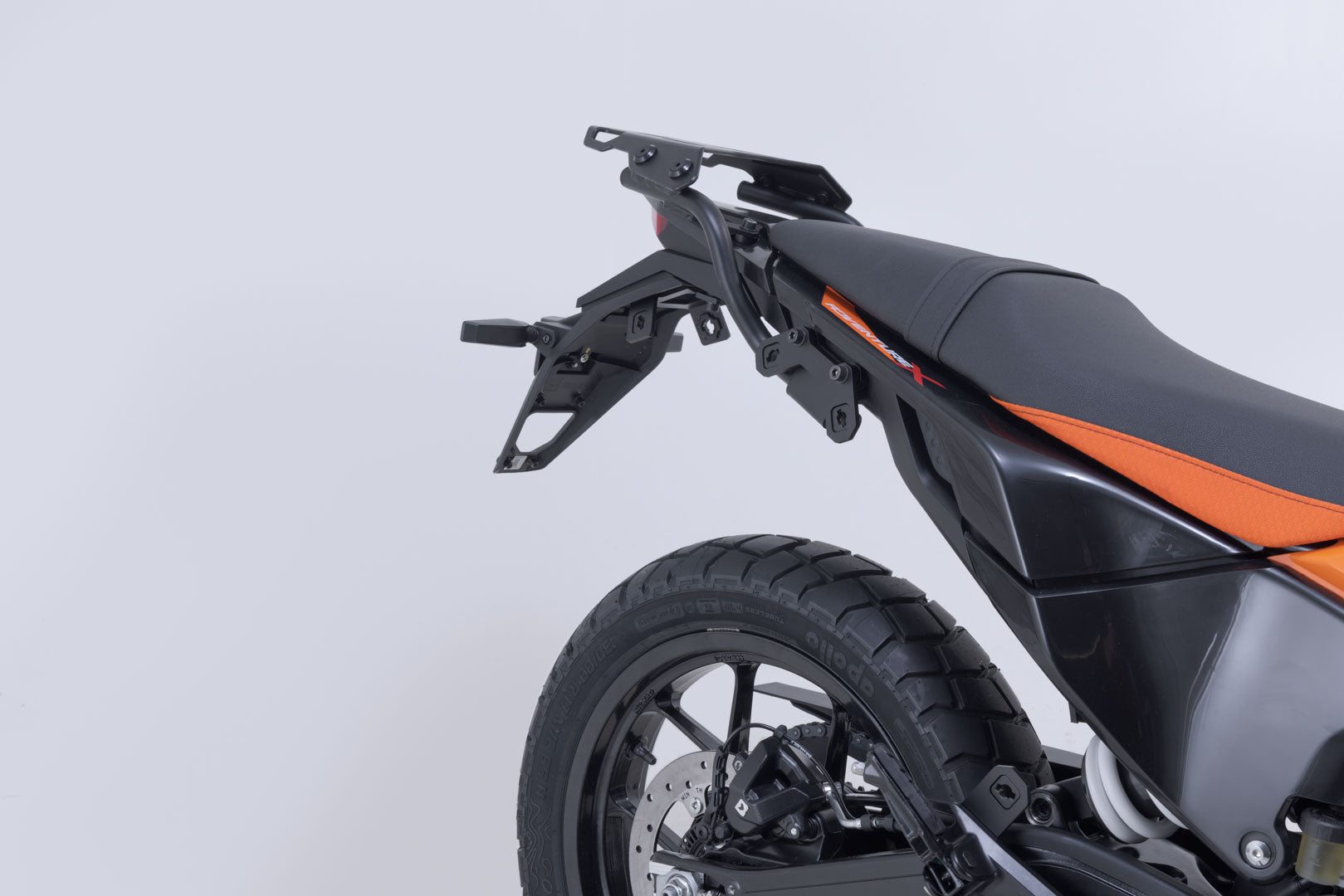 SW-MOTECH Soporte lateral PRO Negro. KTM 125 SMC R 250 Adv 390 Adv (25-).