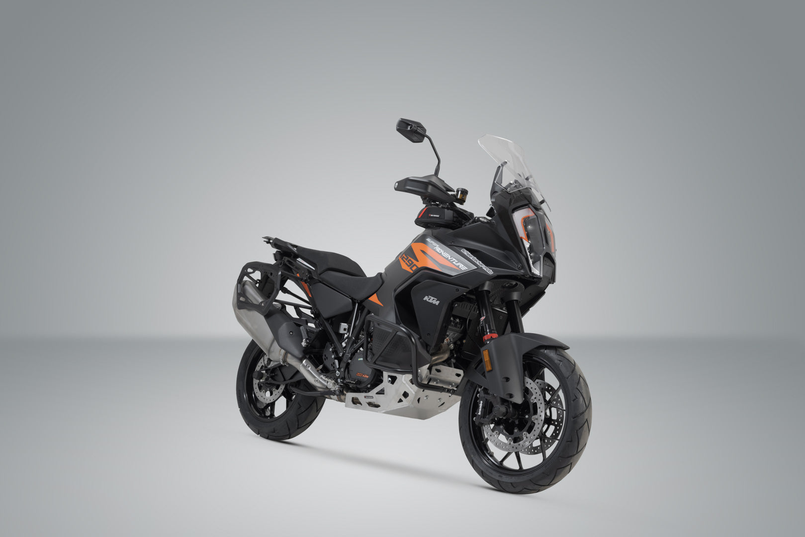 SW-MOTECH Soporte lateral PRO Negro. KTM 1290 / 1390 Super Adventure (21-).