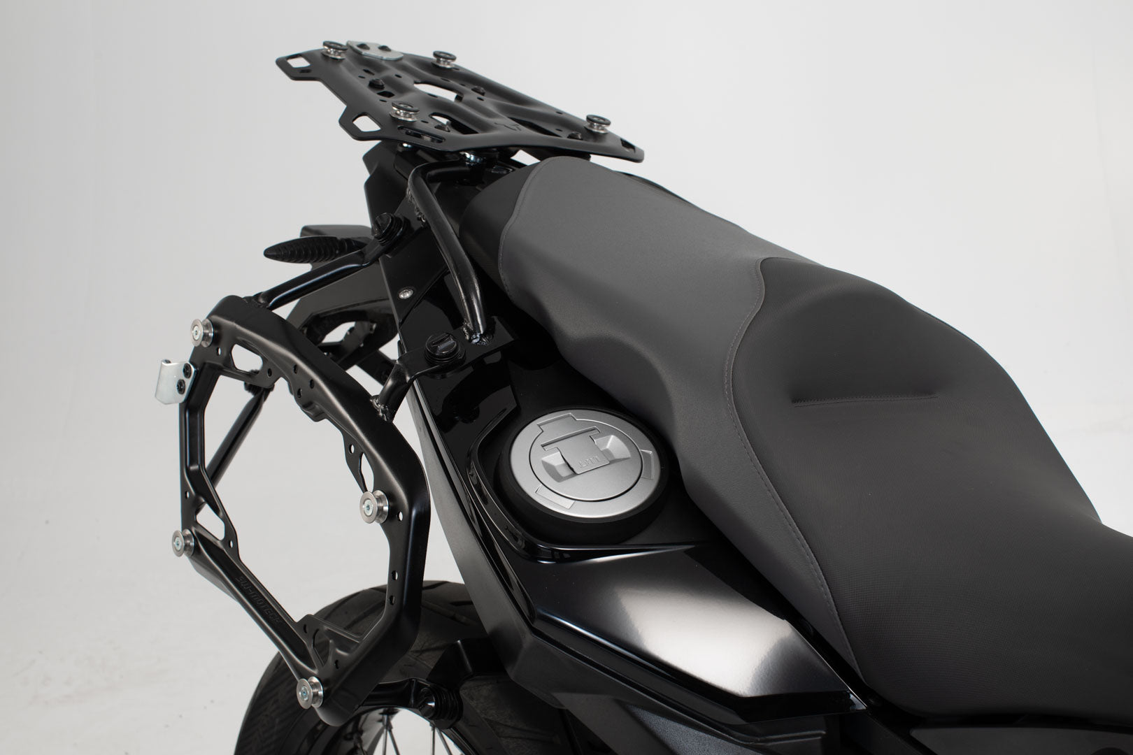 SW-MOTECH Soporte lateral PRO Negro. BMW F 800 / 700 / 650 GS (07-18).