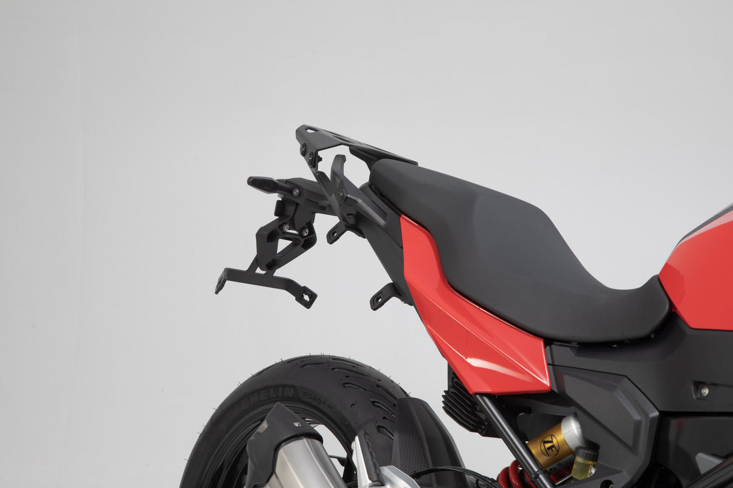 SW-MOTECH Soporte lateral PRO Negro. BMW F 900 R / XR (19-24).