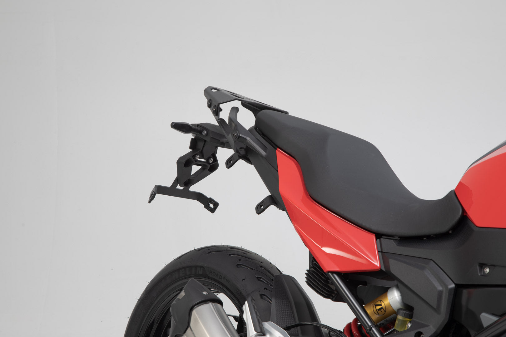 SW-MOTECH Soporte lateral PRO Negro. BMW F 900 R / XR (19-24).