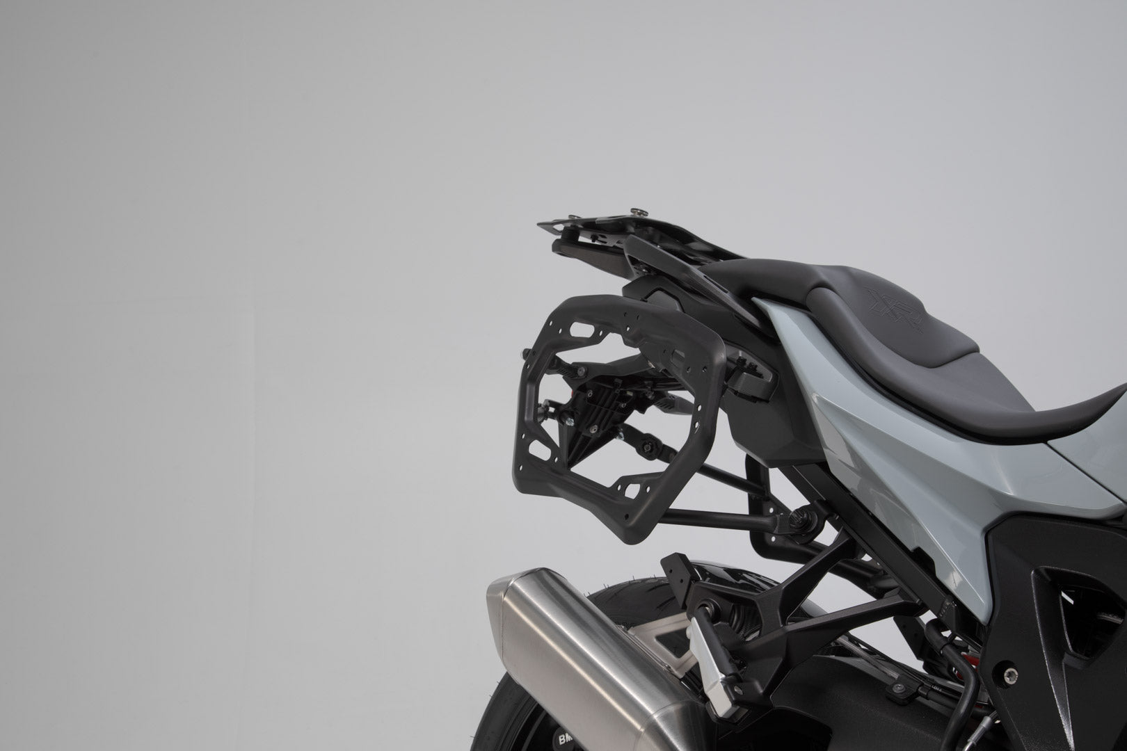 SW-MOTECH Soporte lateral PRO Negro. BMW S 1000 XR (19-).