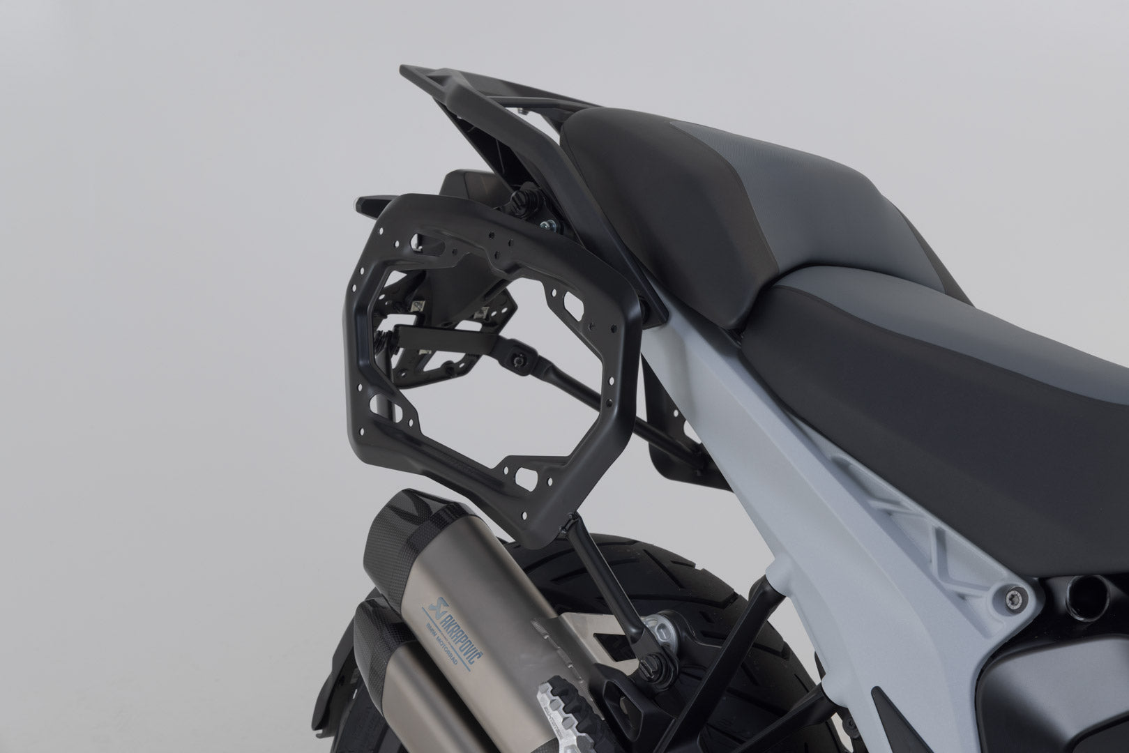SW-MOTECH Soporte lateral PRO Negro. BMW R 1300 GS (23-).