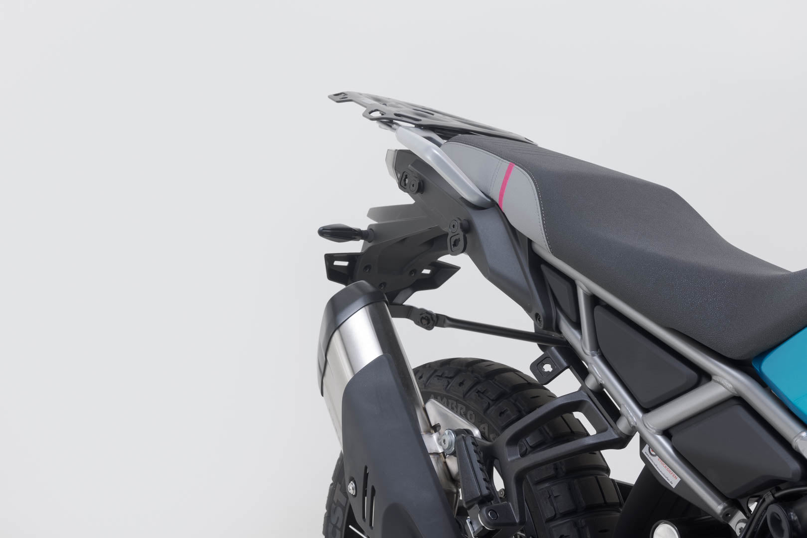 SW-MOTECH Soporte lateral PRO Negro. CFMoto 450MT (23-).
