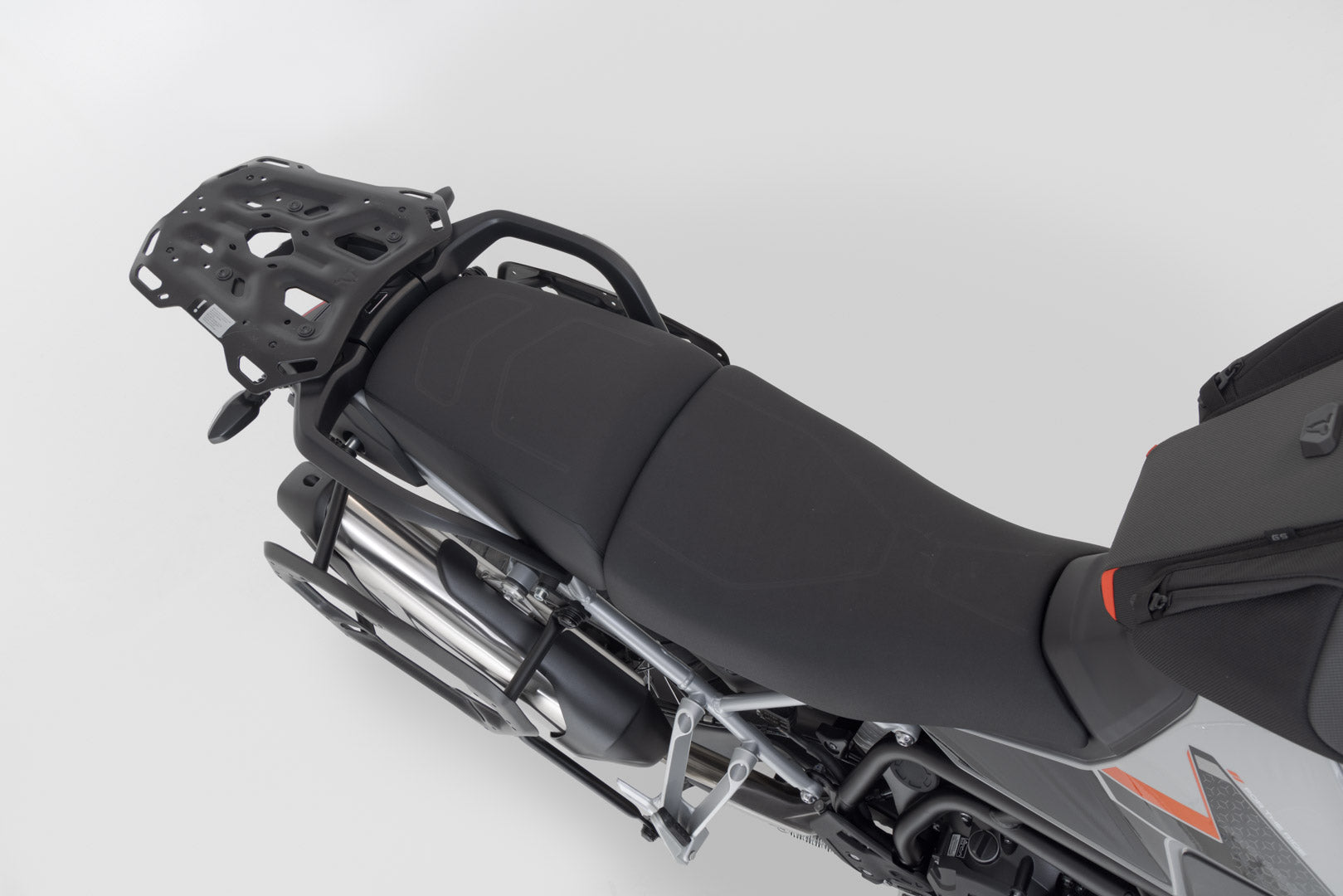 SW-MOTECH Soporte lateral PRO Negro. Triumph Tiger 900 GT/GT Pro/Rally Pro.