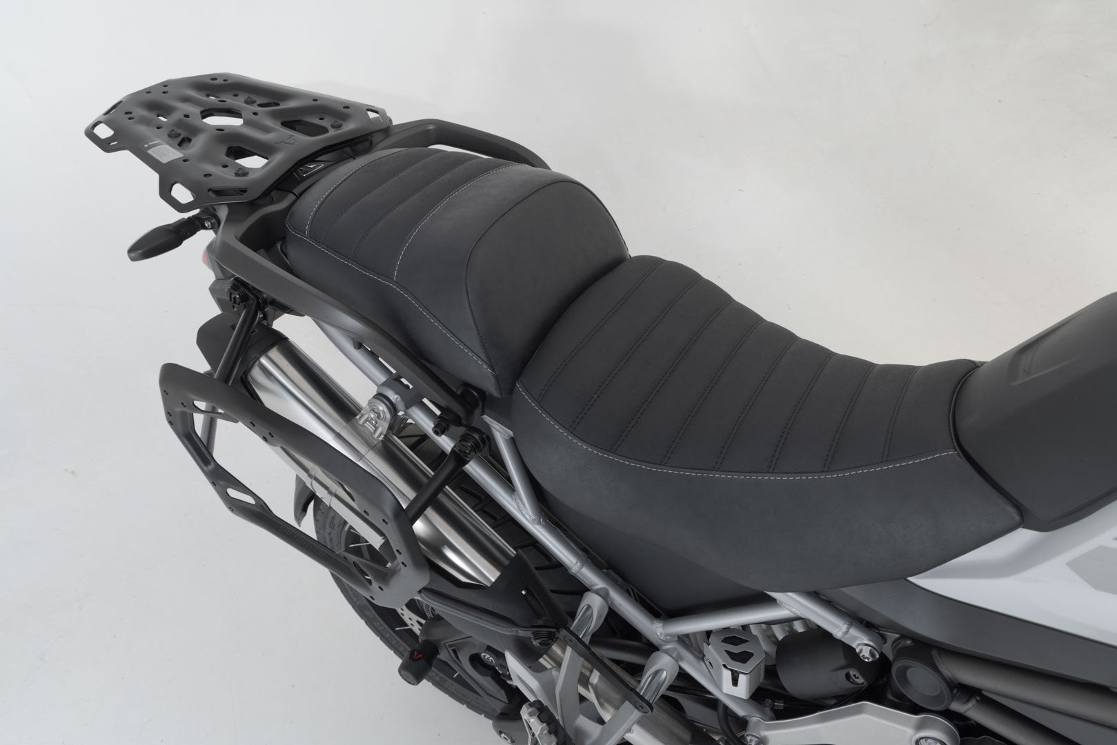 SW-MOTECH Soporte lateral PRO Negro. Tiger 1200 Rally Pro/GT/GT Pro (22-).