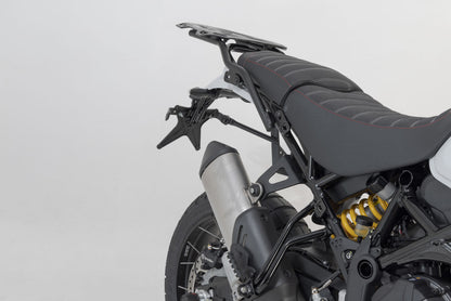SW-MOTECH Soporte lateral PRO modelo de EE. UU. Negro. Ducati DesertX (22-) / Rally (23-).