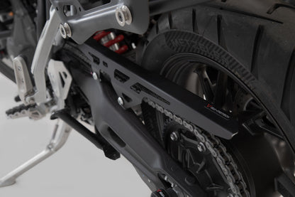 SW-MOTECH Protector de cadena Negro. Triumph Tiger 900/ GT/ Rally/ Pro.