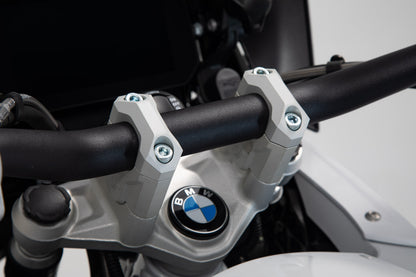 SW-MOTECH Elevador de manillar h=40 mm. Plateado. R1200GS (12-18) R1250GS (18-).