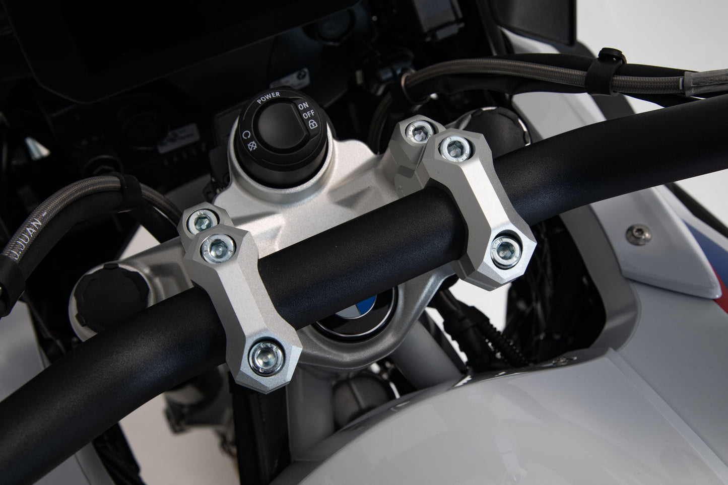 SW-MOTECH Acercador de manillar Eleva 32 mm. Acerca 20 mm. Plateado. Modelos BMW.